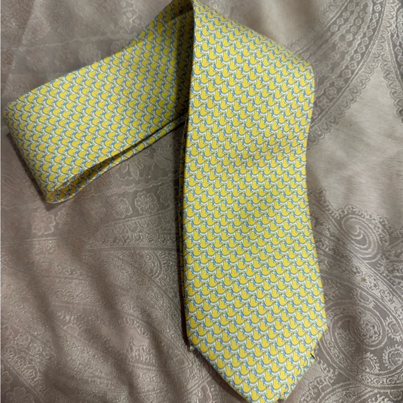 Salvatore Ferragamo Mens Yellow Dog Print Silk Tie - Picture 3 of 8